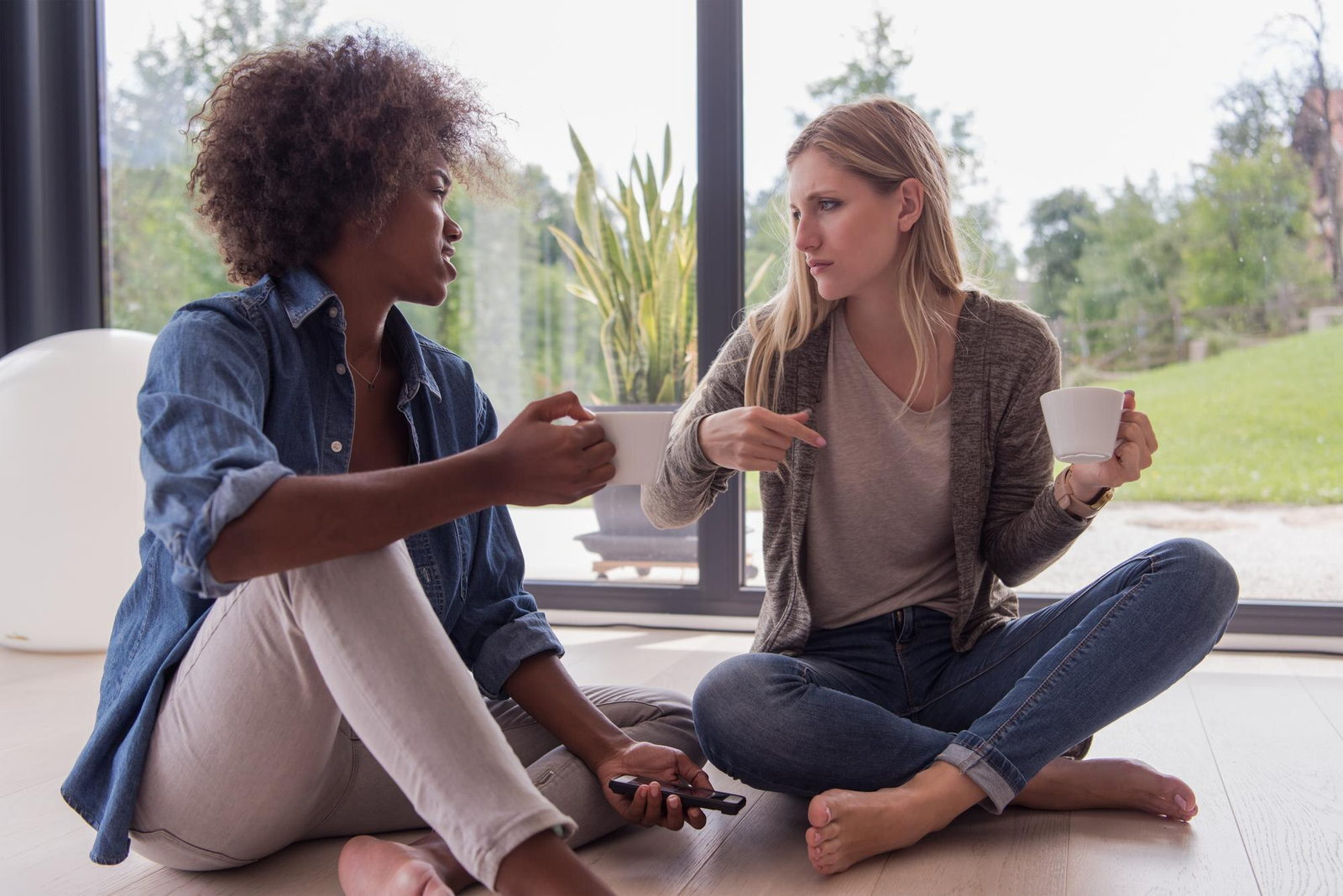 Como conversar com alguém que está em sofrimento emocional: orientações sensíveis para oferecer apoio real